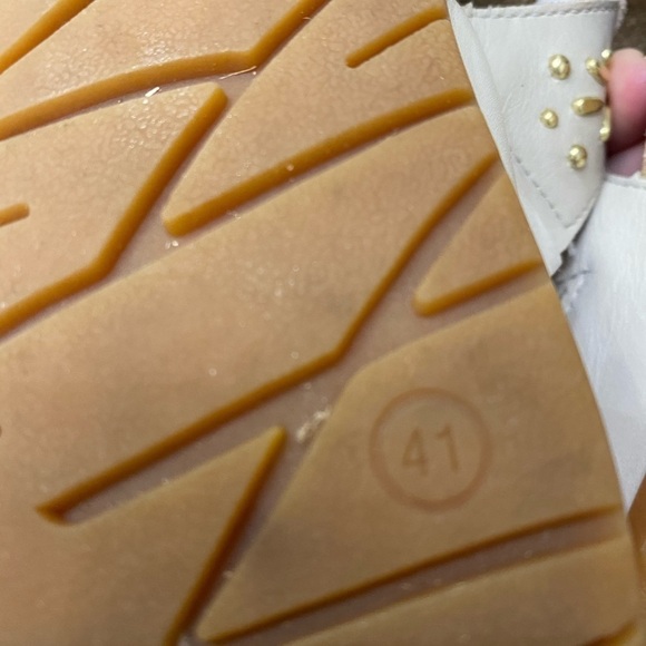 Dansko tan and gold sandals size 41 - Picture 9 of 11